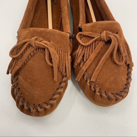 Women's
Kilty Hardsole Minnetonka moccasins 10
